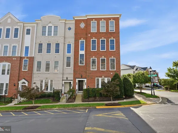 14718 Potomac Branch Dr, Woodbridge, VA 22191