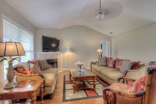 3rd image of 183 Greencove Dr