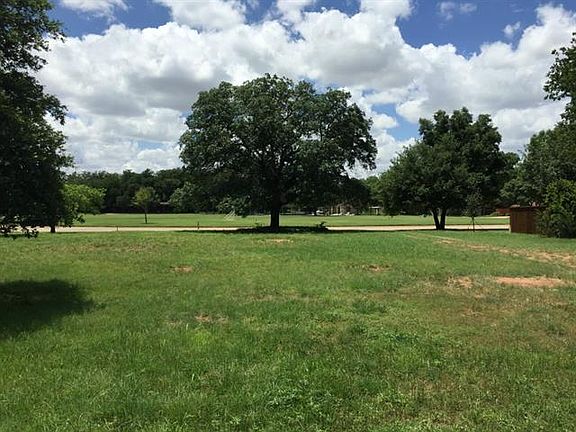 3rd image of 1431 Woodland Trl