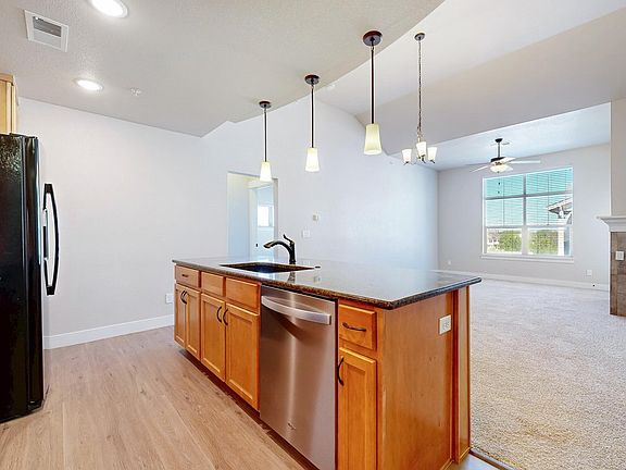 5th image of 4672 Hahns Peak Dr #302