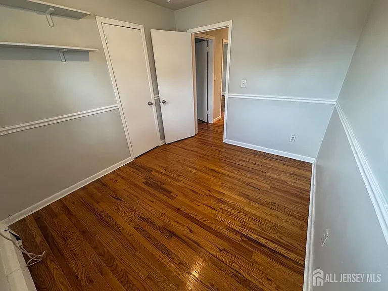 1038 Kingsland Ln — Photo 11