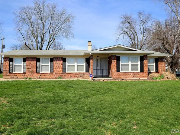 6 Tori Ann Dr, Saint Peters, MO 63376