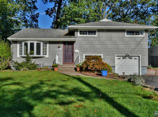 30 Oakland St, Hillsdale, NJ 07642