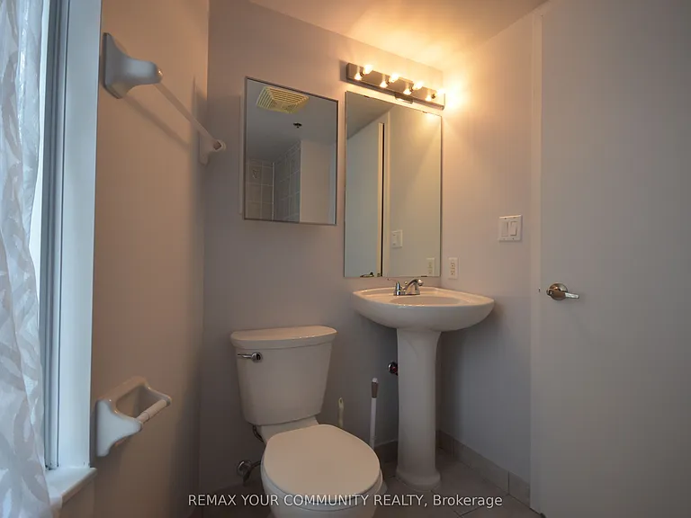 210 Victoria St #707 — Photo 5