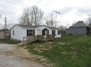 401 E Locust St, Stockton, MO 65785