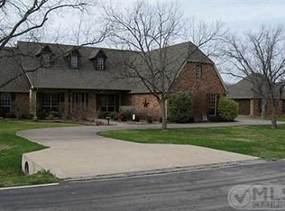 6502 Colonial Dr, Granbury, TX 76049