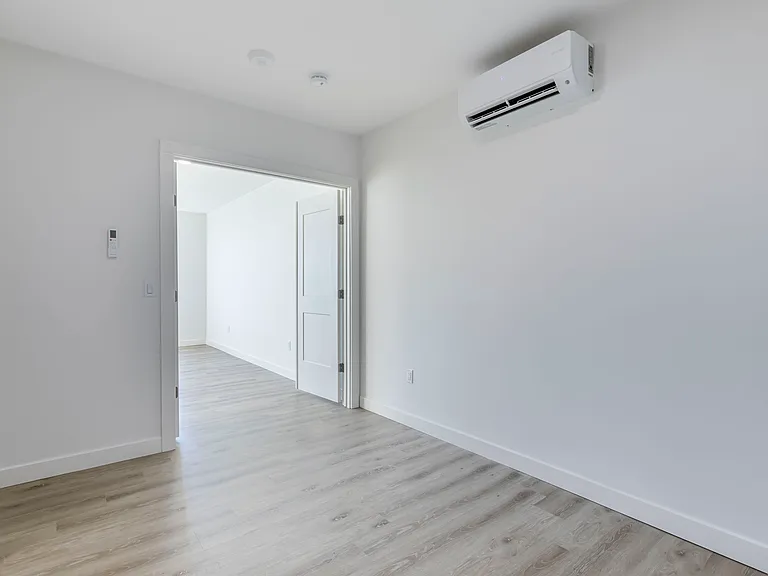 04 Avenue - Apt. 504