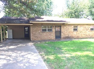 303 Adams St, Morrilton, AR 72110