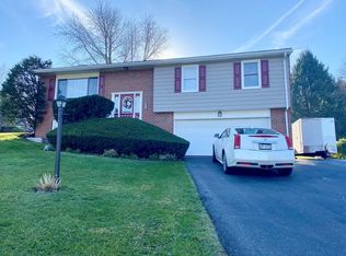 401 Summit Dr, Lewistown, PA 17044