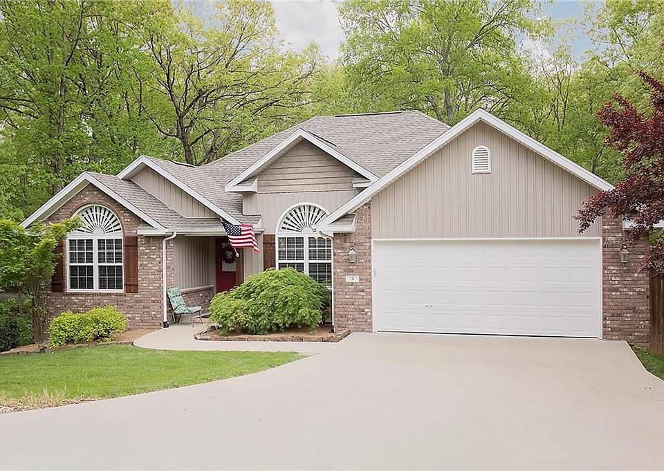 1st image of 3 Nortleigh Cir