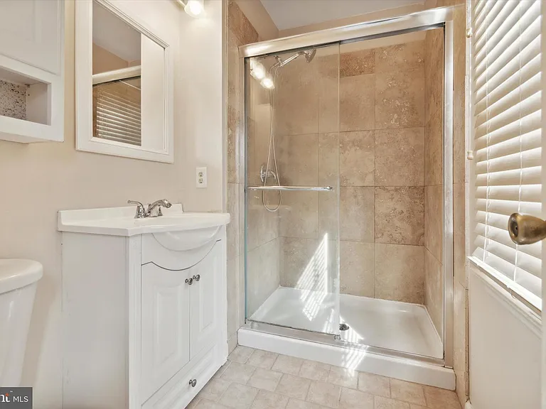 1607 Barbara Dr — Photo 10