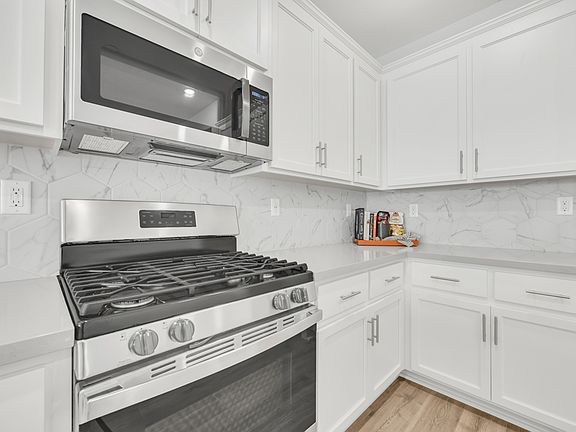 5th image of 615 Brooklyn Ct