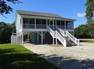 2202 Myrtle St, Edisto Island, SC 29438