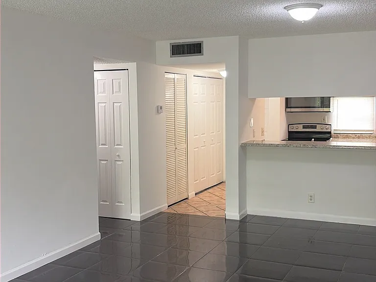 8540 N Sherman Cir #504 — Photo 6
