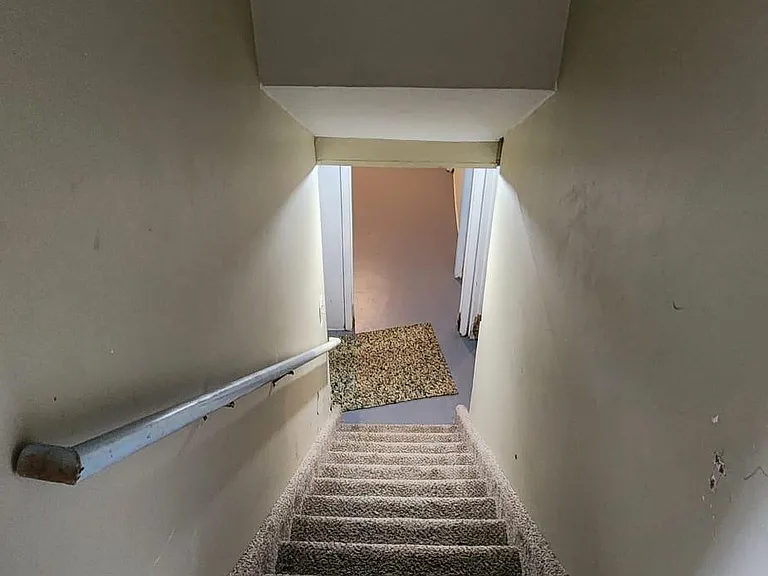 323 E Muir Ave — Photo 17