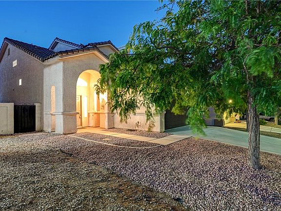 3rd image of 9424 Tall Wood Ln