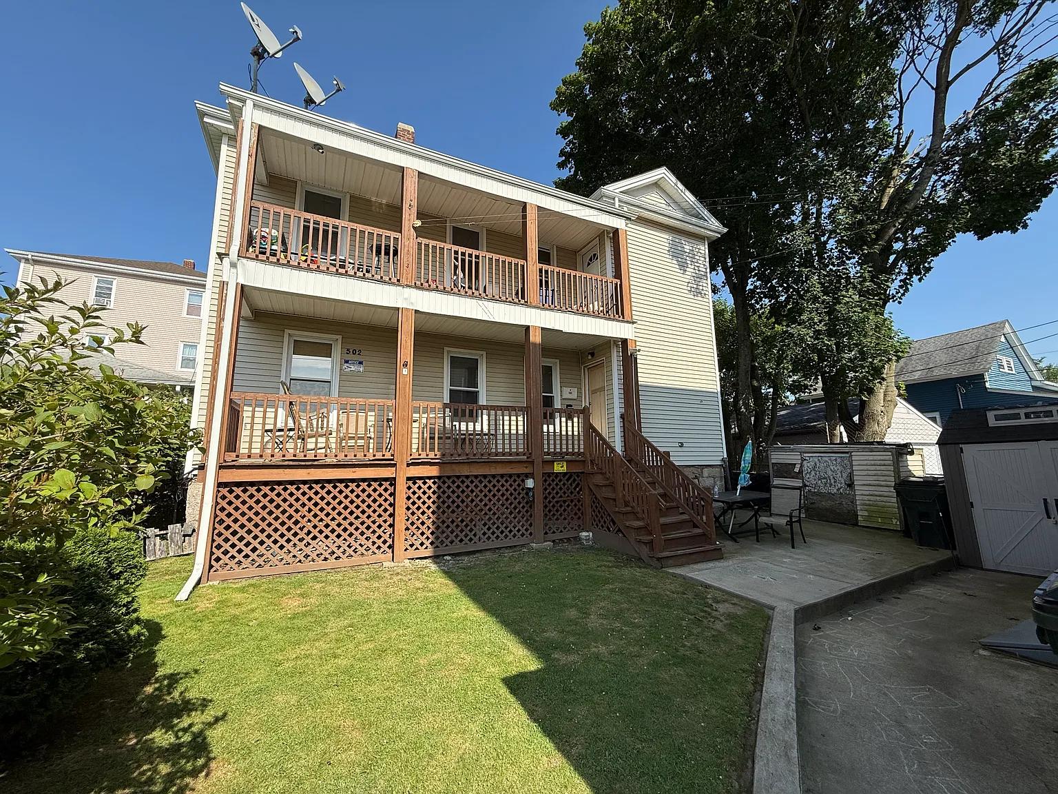 3 bed, 1077 sqft, $2,300 — Photo 2