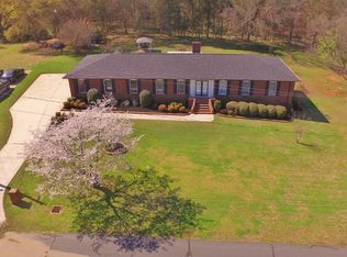 415 Lakeview Dr, Harrisburg, NC 28075