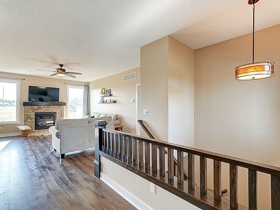 5th image of 150 Stoney Creek Ct