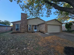 308 Royal Field Dr, Arlington, TX 76011