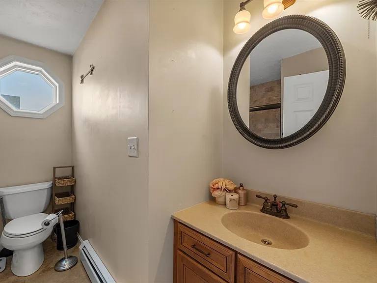 11 Kevin Ave — Photo 28