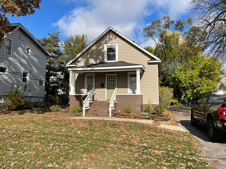 1st image of 211 E Harrison Ave