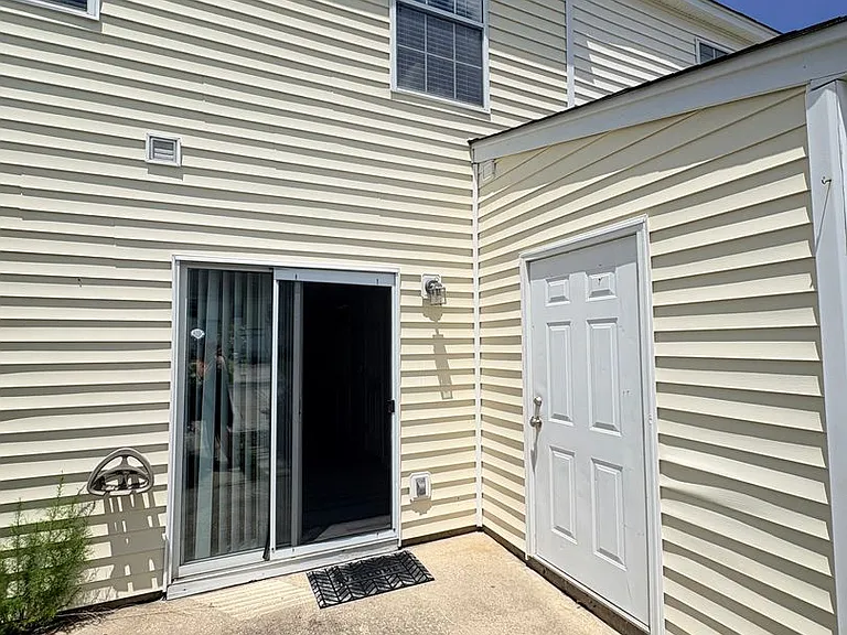 407 Lake Park Way — Photo 18