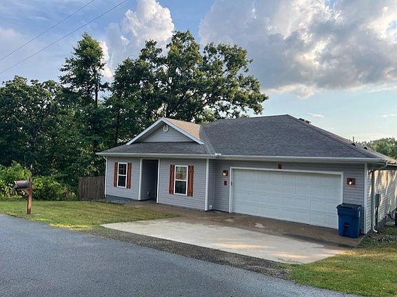 2nd image of 8 Horncastle Dr