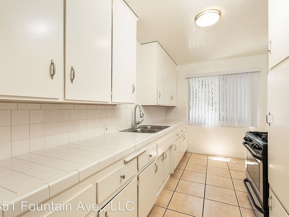 1st image of 6151 Fountain Ave APT 09