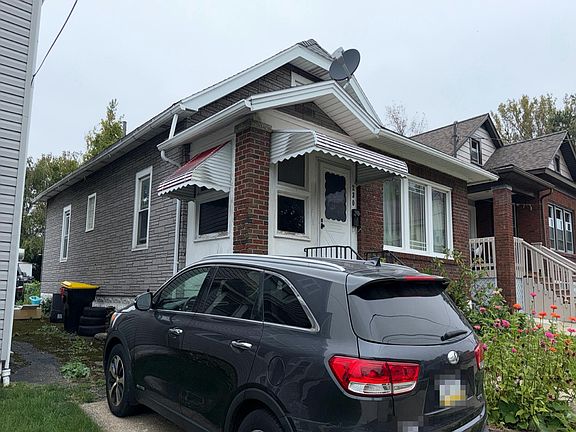 3rd image of 230 E 32nd St