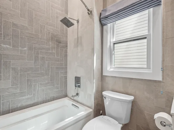 218 Hancock Avenue image 23 of 36