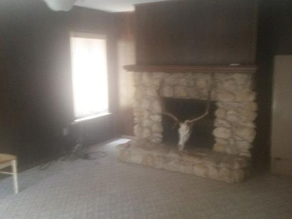 4th image of 875 E Washington Ave