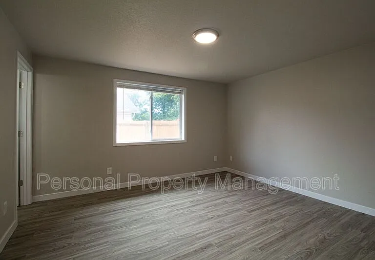 19019 SE 12th Way — Photo 11