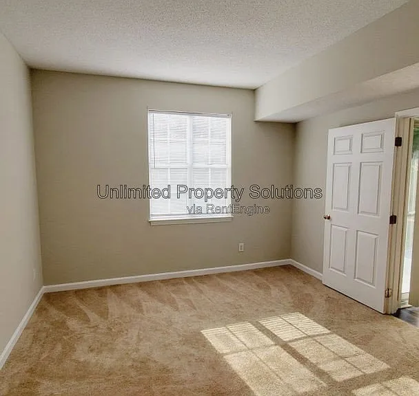733 Bragg Dr #C — Photo 10