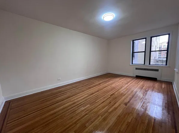 83-14 Lefferts Boulevard image 3 of 6