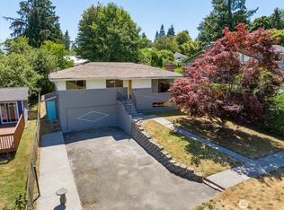 3015 SW 105th St, Seattle, WA 98146