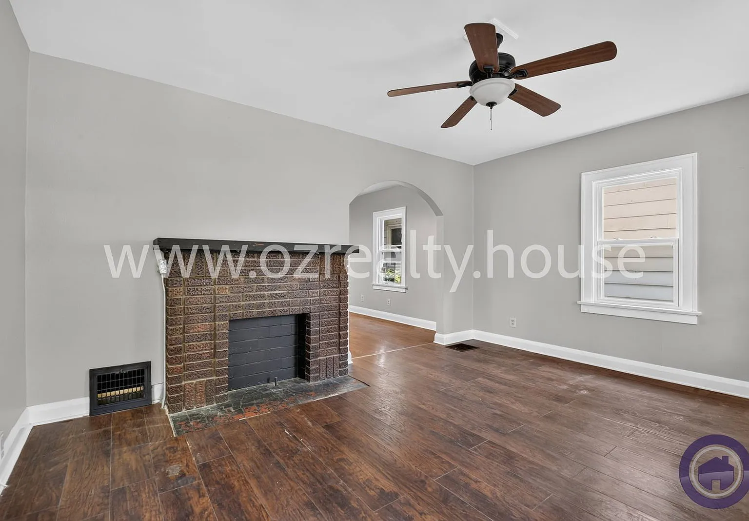 3 bed, 1.0 bath, 1196 sqft, $1,245 — Photo 3