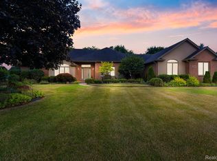 71064 Burlison Ln, Romeo, MI 48065