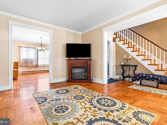 5th image of 3204 Brighton St