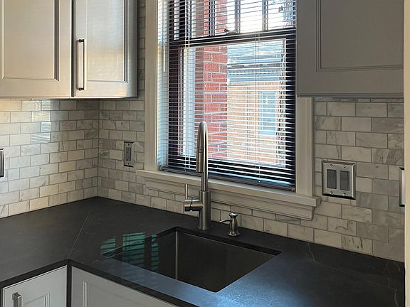 5th image of 224 E Pine St #4