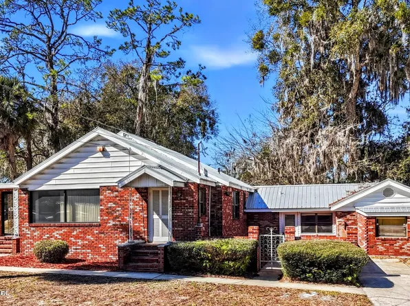 2400 CRILL Avenue, Palatka, FL 32177