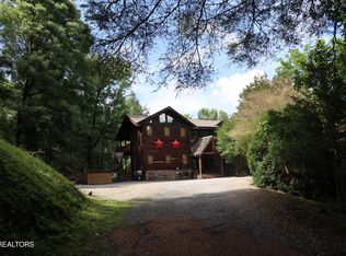 402 Laurel Ave, Gatlinburg, TN 37738