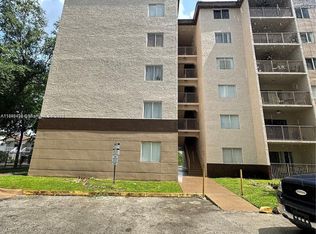 15231 SW 80th St APT 401, Miami, FL 33193