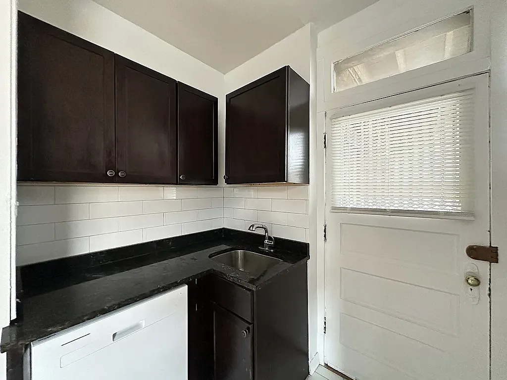 1 bed, 800 sqft, $1,650 — Photo 2