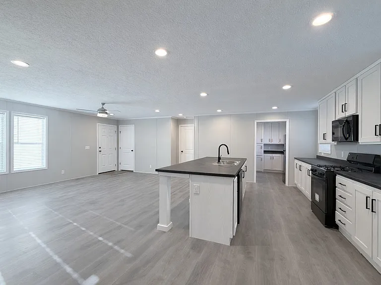 29800 Guilford Cir #240 — Photo 5