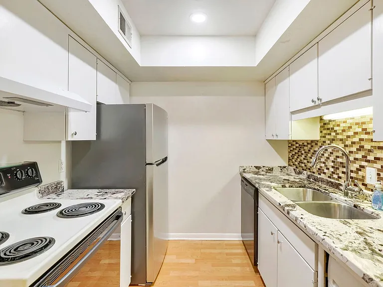 2300 Nacogdoches Rd #250L — Photo 6