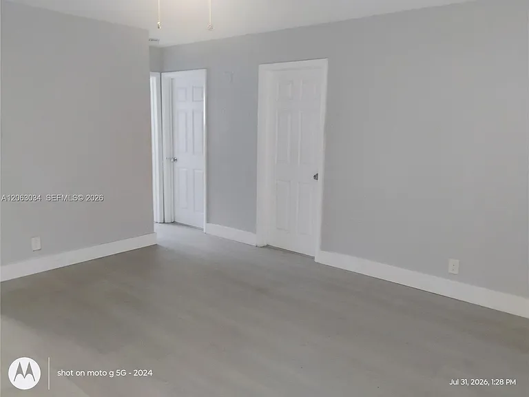 26 SW 6th Ave #1-2 — Photo 8