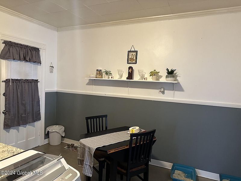 4th image of 511 Chestnut Street
