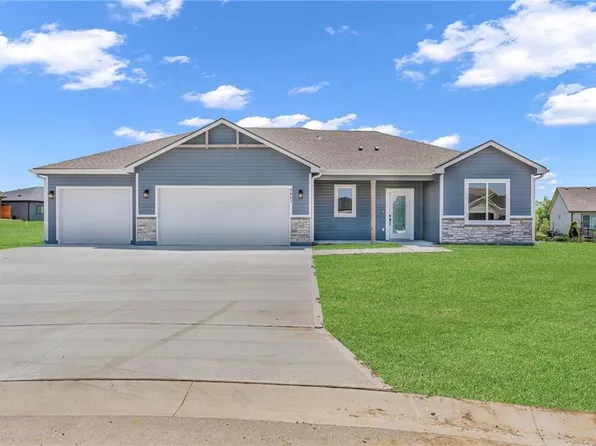 2621 E 26th Ct, Lawrence, KS 66046