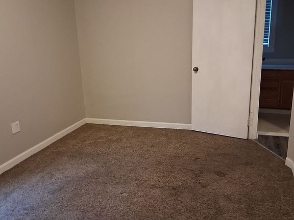 4th image of 112 4th Ave SE APT 6